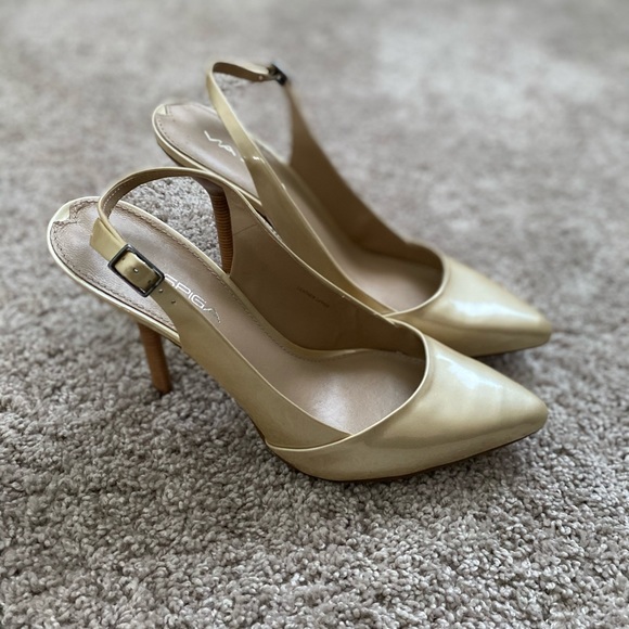 Via Spiga Closed Toe Heels - Picture 2 of 6